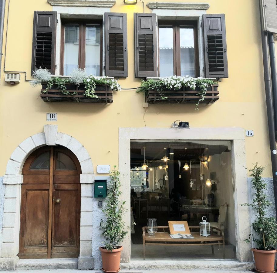 B&B S. Trinità 18 Suites&Rooms Trento Esterno foto