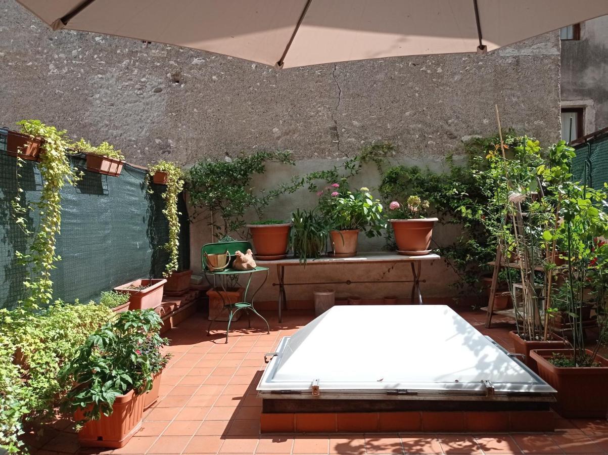 B&B S. Trinità 18 Suites&Rooms Trento Esterno foto